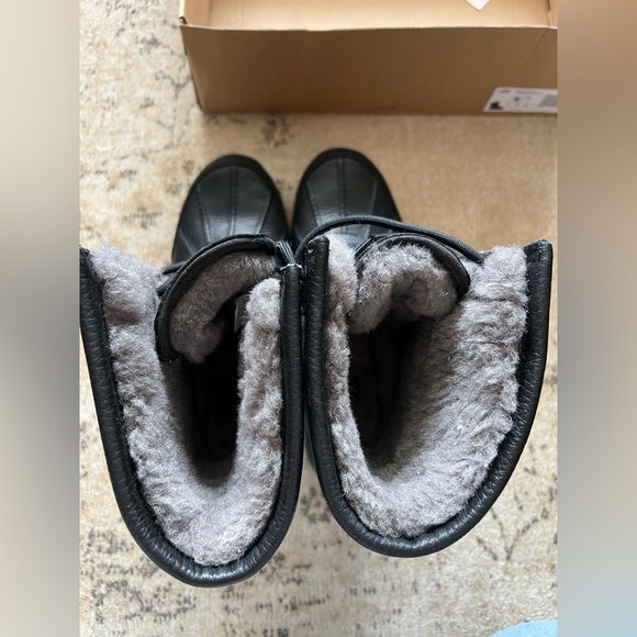 UGG Adirondack Boot 3 Women's Black Lace-Up Winter Boots - Picture 4 of 7